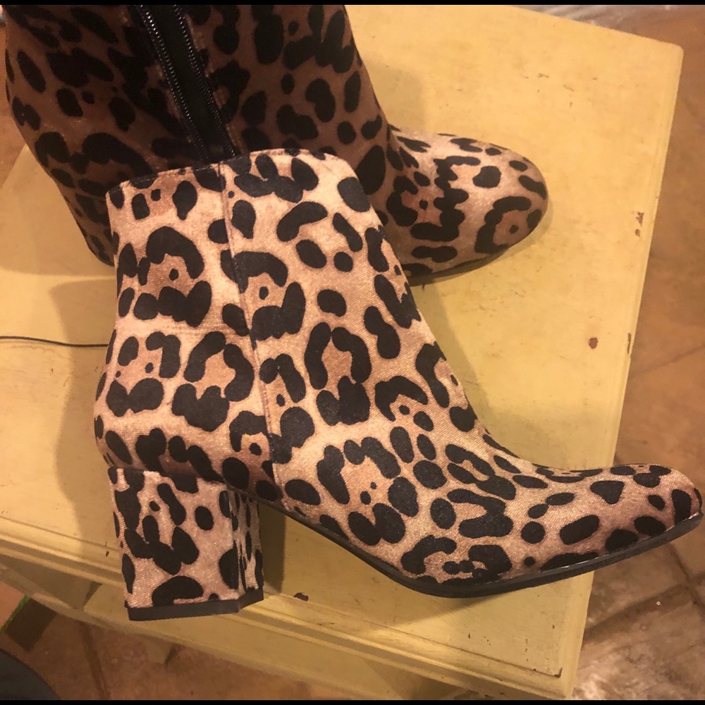 Animal print suede booties